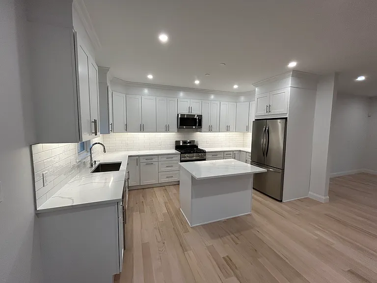 61 Adelphi Ave #63 — Photo 4