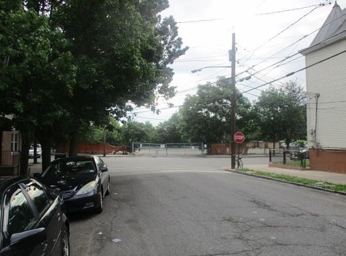 2nd image of 10 Jackson St