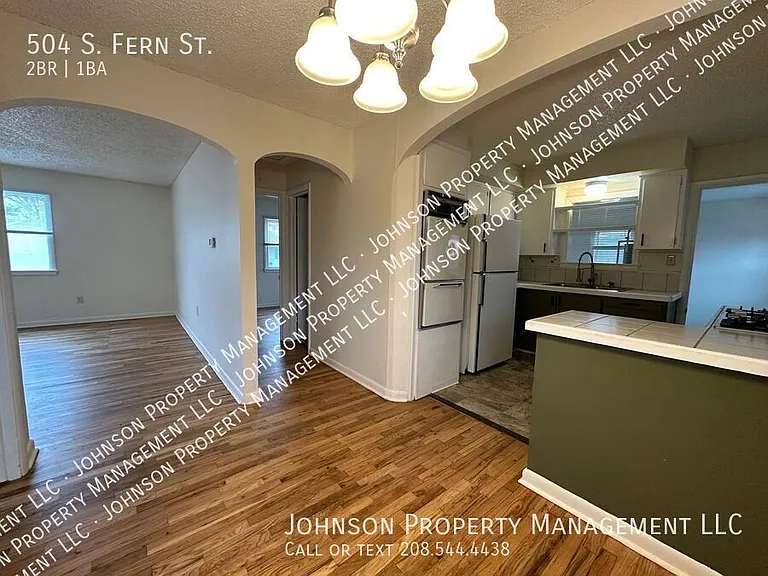 504 S Fern St — Photo 3
