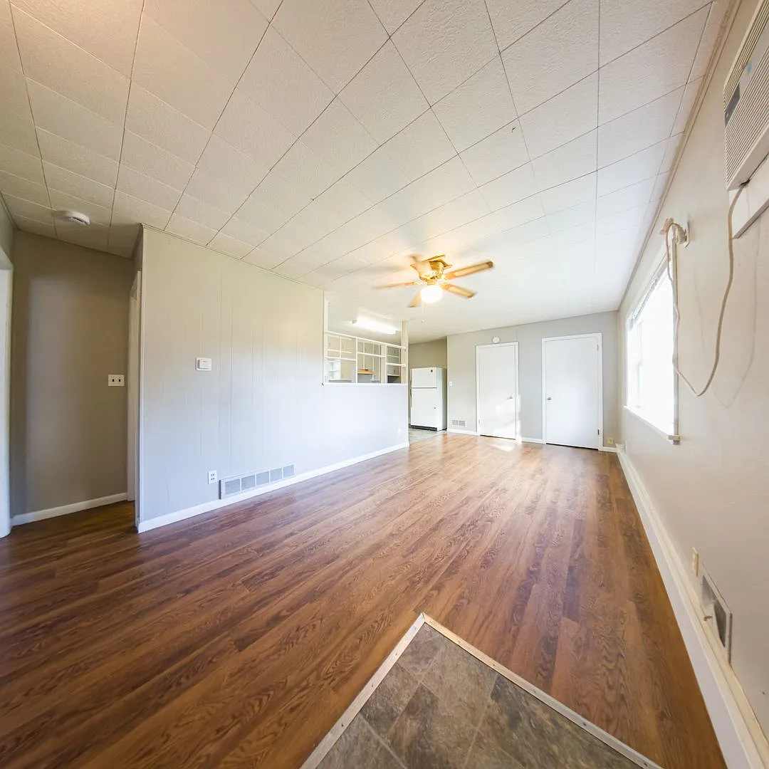 708 W 1st Ave — Photo 3