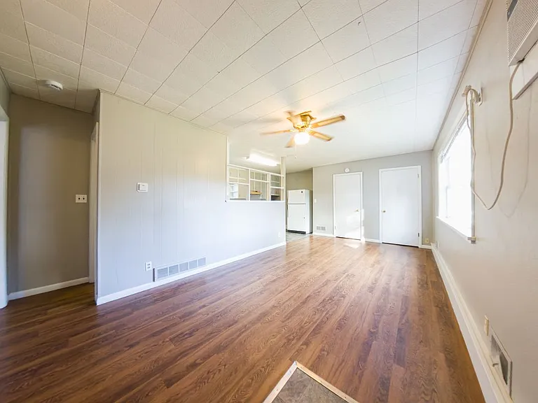 708 W 1st Ave — Photo 3