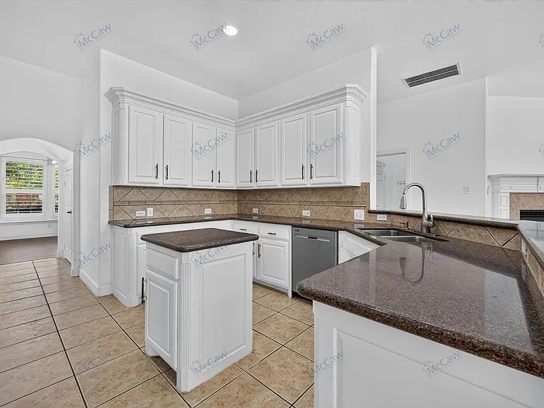 2208 Grizzly Run Ln — Photo 5