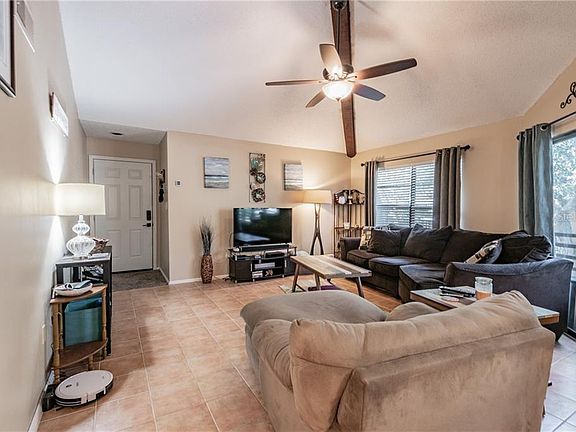 4th image of 2304 Lennox Rd E #2304