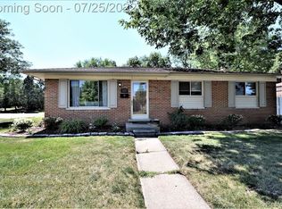 2225 Camilla Dr, Troy, MI