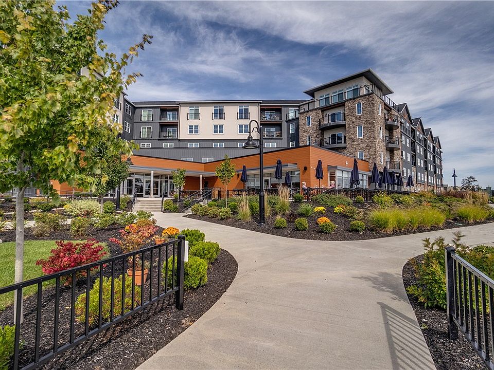 1st image of 205 Lakeshore Dr #420