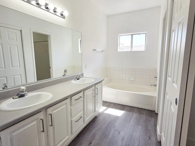5125 W Reno Ave #1015 — Photo 8
