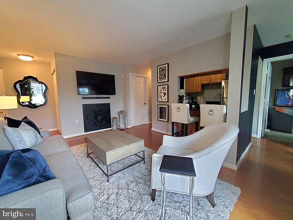 3rd image of 116 Westwick Ct Unit 3