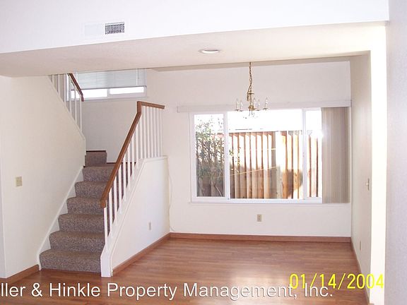 3rd image of 2922 Vista Creek Dr