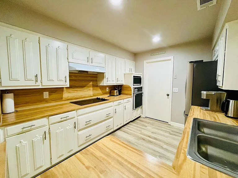3922 San Mateo Dr — Photo 4