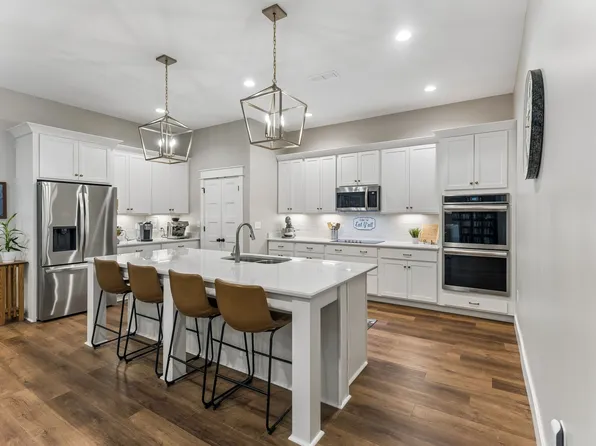 2105 Palmetto Ln, Murfreesboro, TN 37130