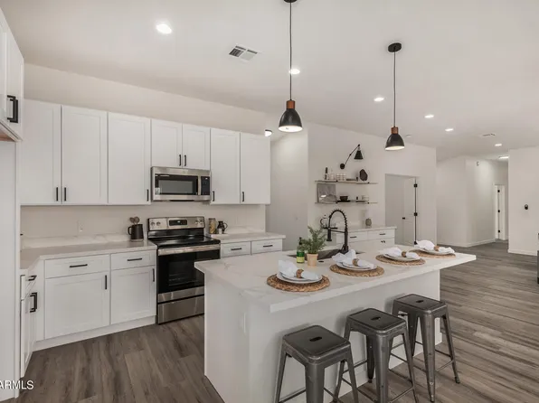34795 S MESQUITE Drive, Black Canyon City, AZ 85324