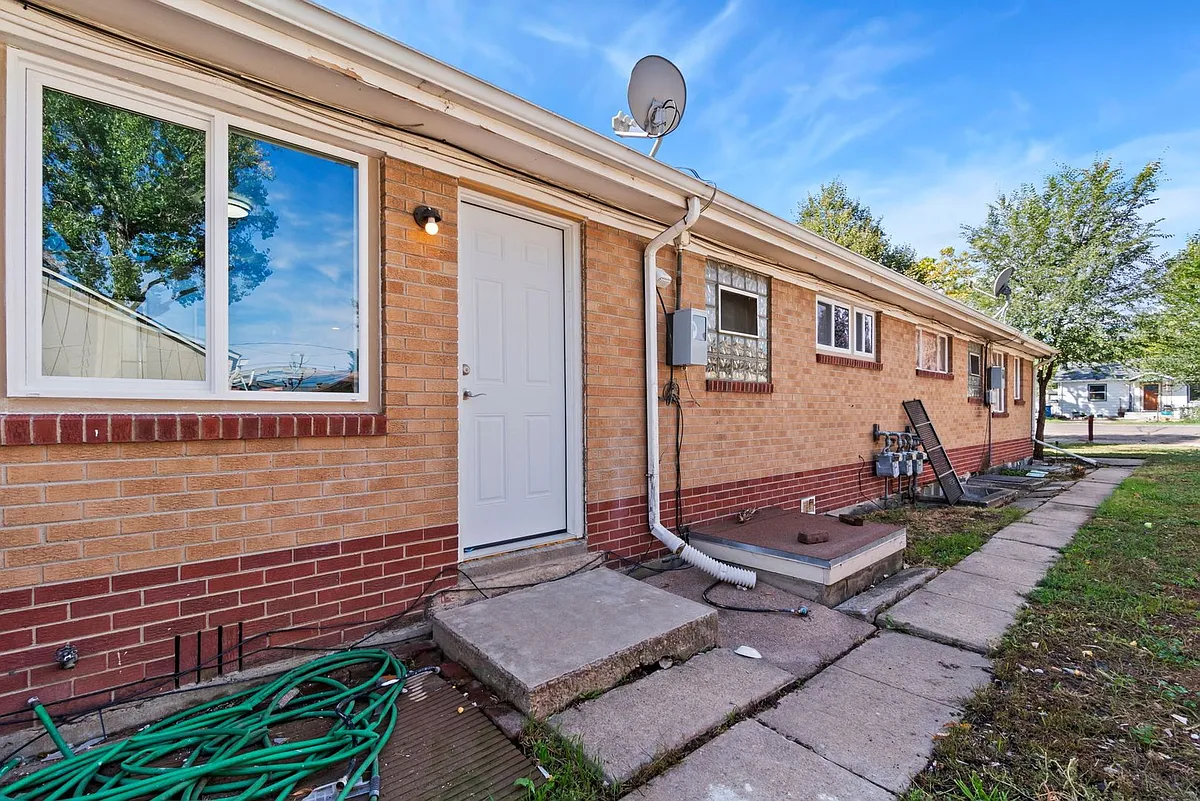 Building Photo - 1342 Upham St #B