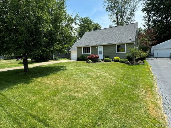 3857 Harvard St, Hamburg, NY 14075