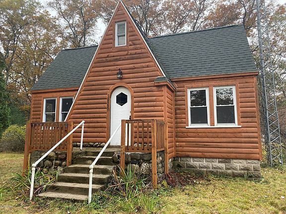 3rd image of 7053 S Geneva Ave