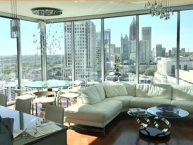 1080 Peachtree St NE #2110 — Photo 1