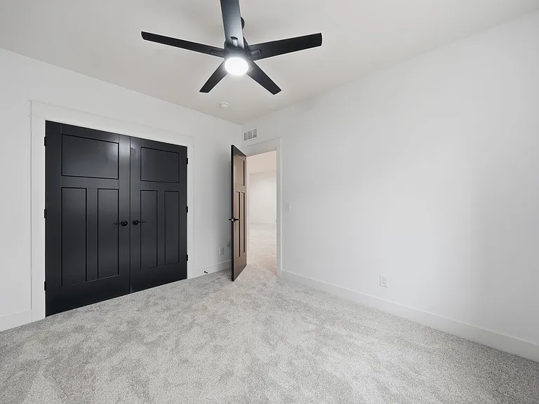 8600 50th Ct — Photo 34