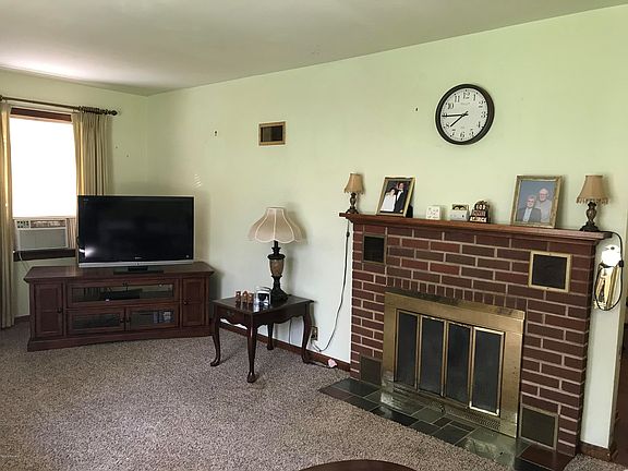 4th image of 33 W Hallett St