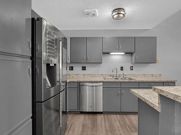 4th image of 125 Ewing Dr APT A