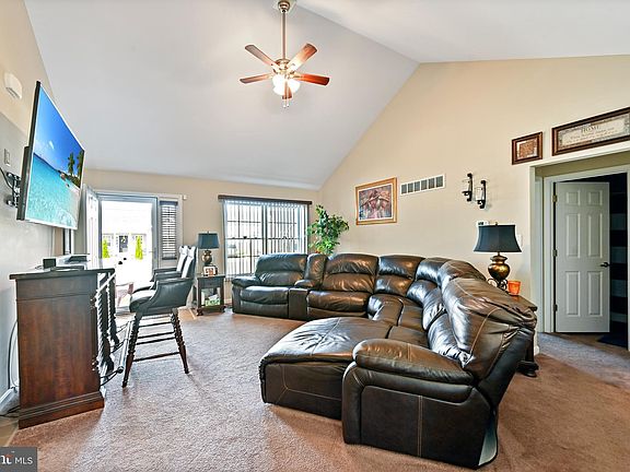 4th image of 130 Belle Ayre Dr