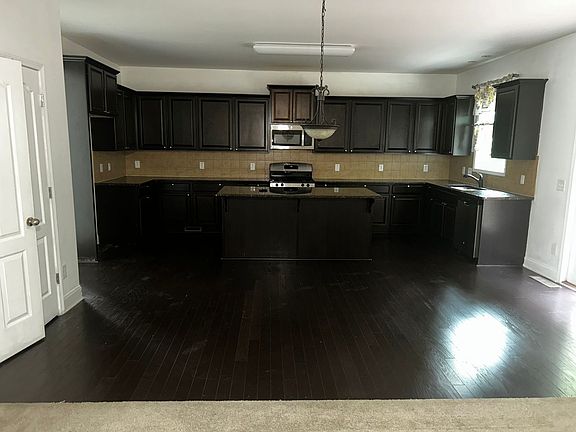 4th image of 293 Shiloh Manor Dr