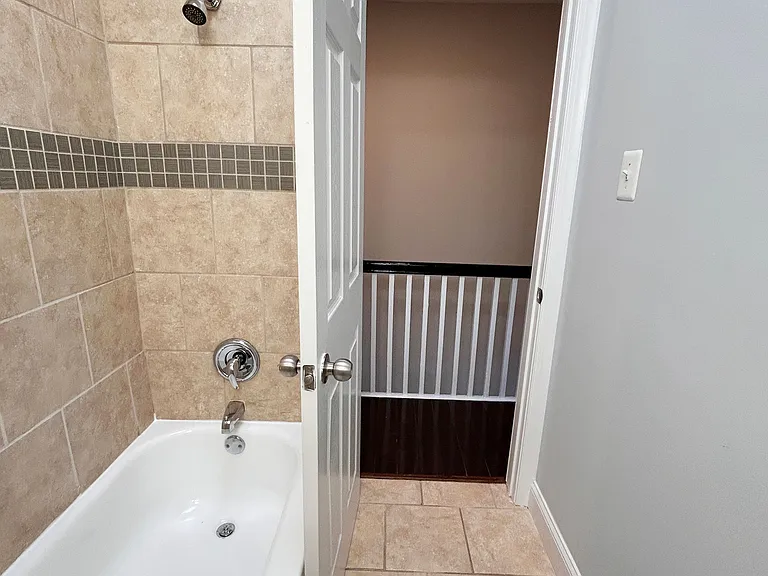5223 Euclid St — Photo 17