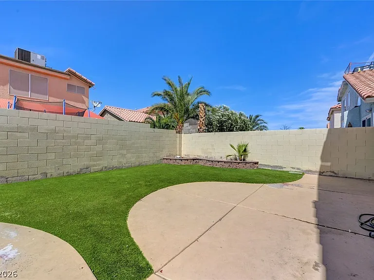 8752 Raindrop Canyon Ave — Photo 49