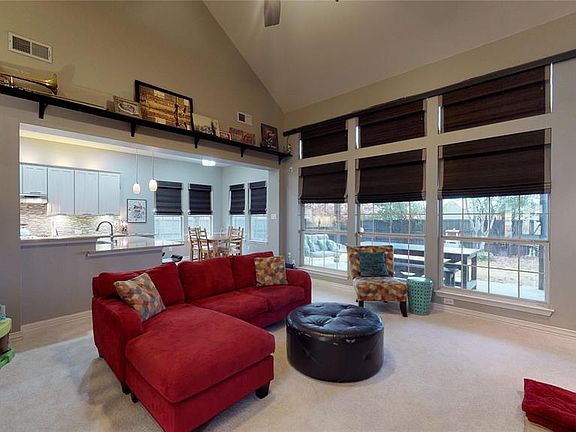 2nd image of 6717 Lynch Ln