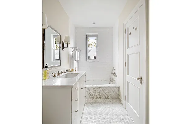 Sold by Warburg | media 10