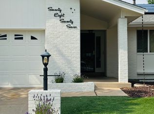 7877 W Peakview Dr, Littleton, CO 80123