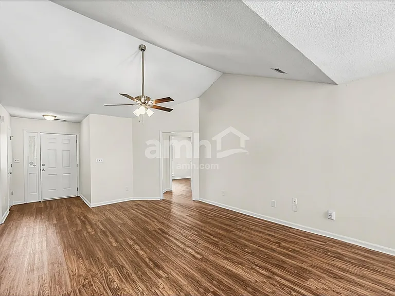4902 Hunters Blf — Photo 7