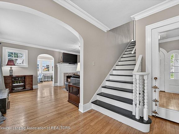 4th image of 439 Collingwood Dr
