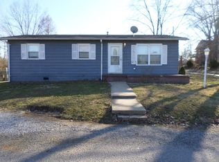 702 N State St, Christopher, IL 62822