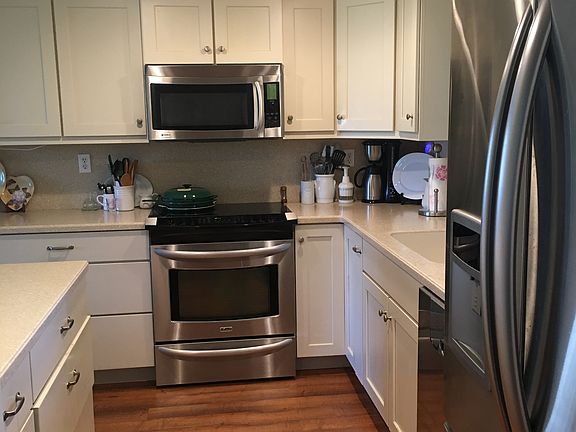 3rd image of 45 Village Del Lago Cir