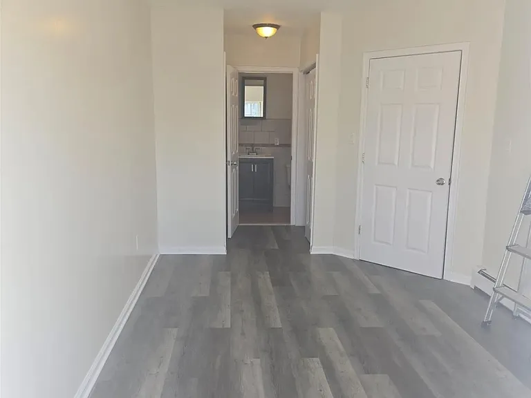 404 E 54th St #3 — Photo 3