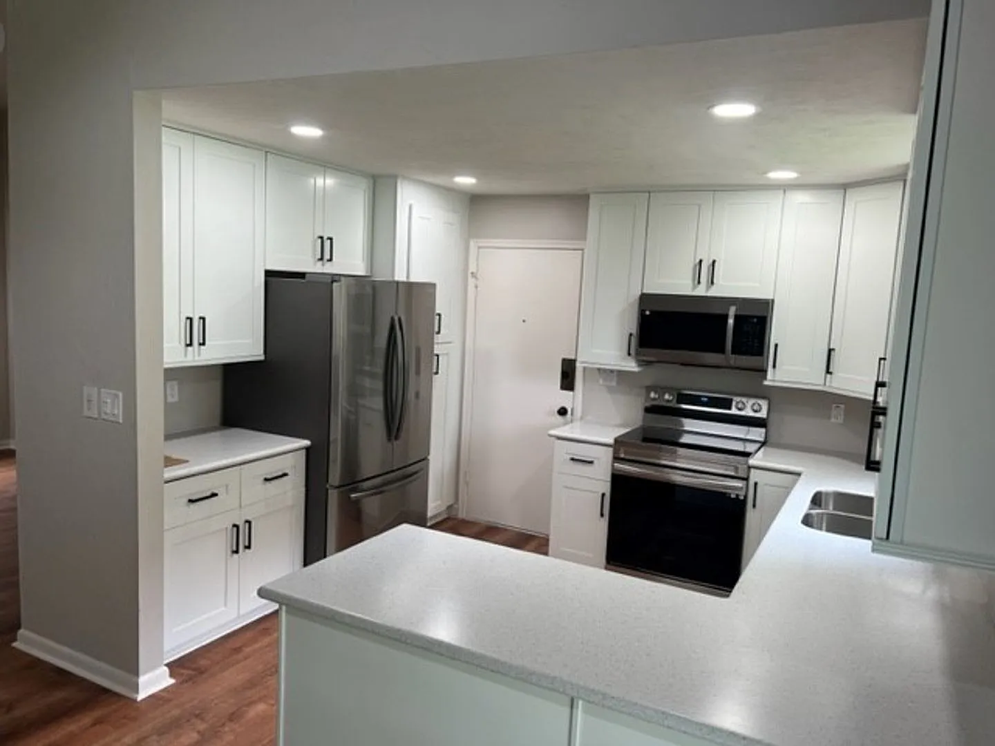 Remodeled Home In Northwood Pines with Fenced Yard — Photo 3