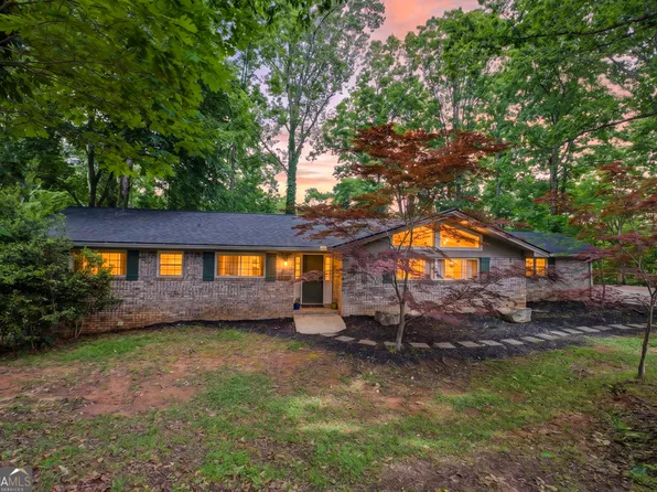 3327 Hickory Point, Gainesville, GA 30506