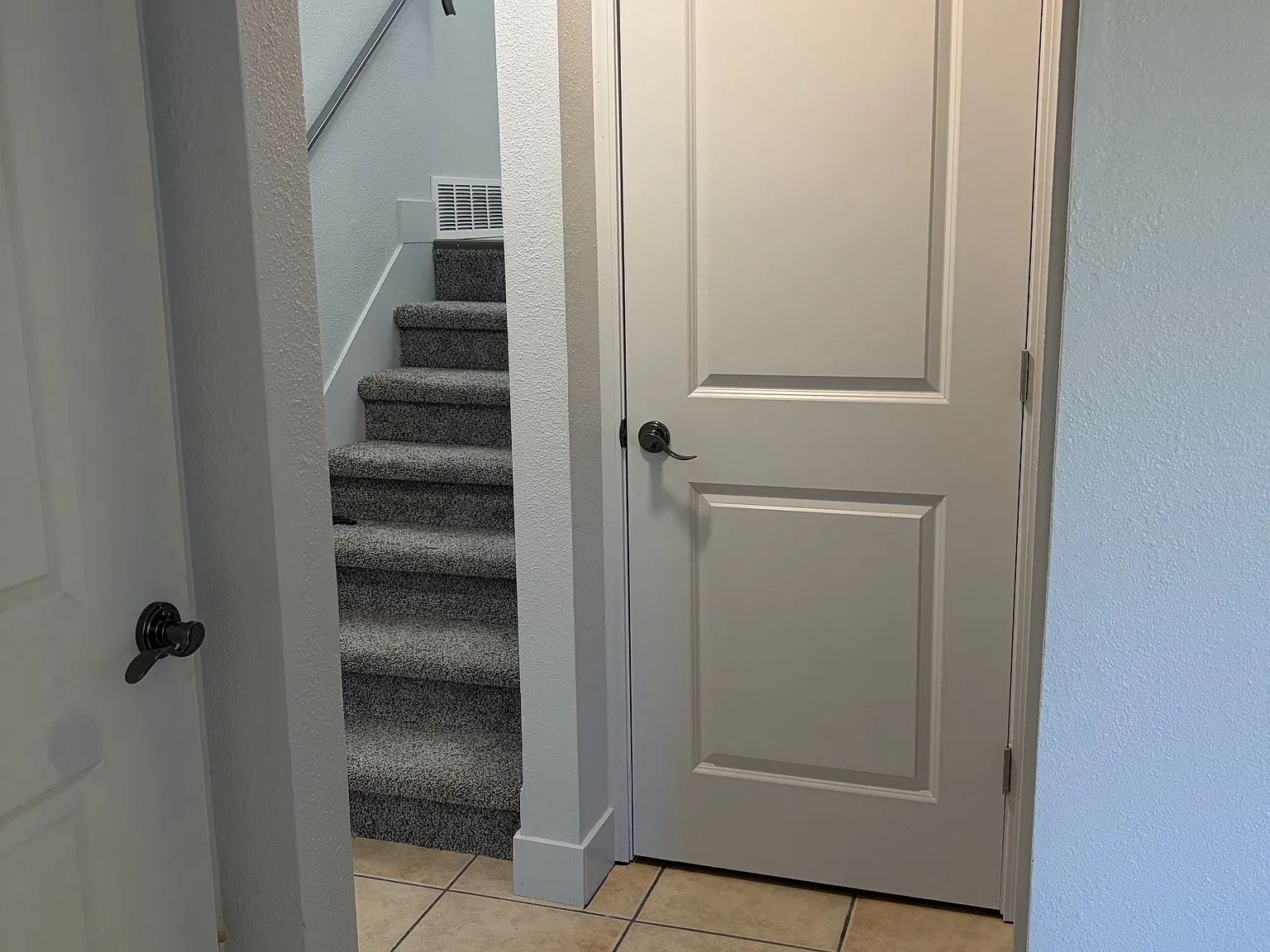 5 bed, 1500 sqft, $2,150 — Photo 4