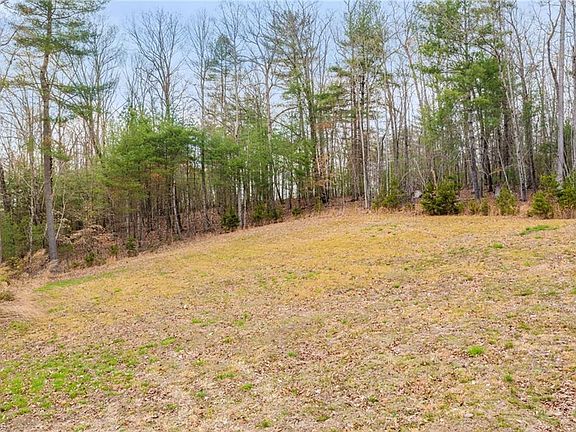 4th image of 1163 Mills Rd