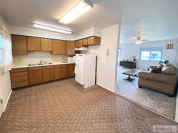 4th image of 225 Alpine Dr