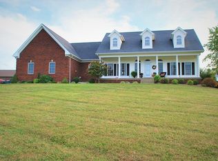 81 Tucker Ln, Vine Grove, KY 40175