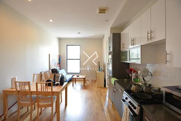 Rented by Yaffa Realty LLC | media 4