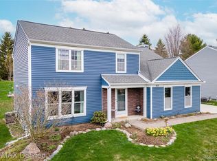 1625 Grandview Dr, Rochester Hills, MI 48306