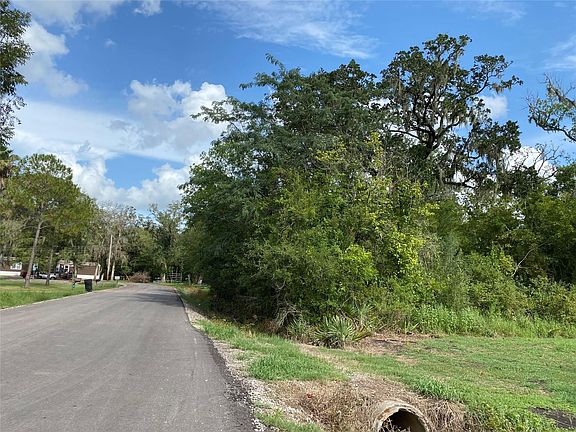 5th image of 4292 Blue Lake Rd