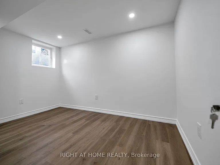 49 Priory Dr #BASEMENT — Photo 13