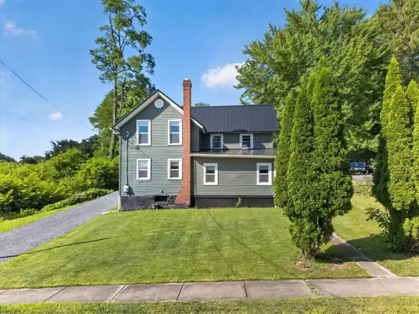 153 W Dezeng St, Clyde, NY 14433