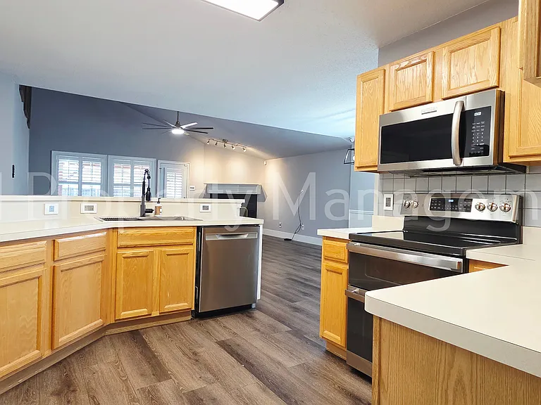 5004 Evergreen Dr — Photo 4