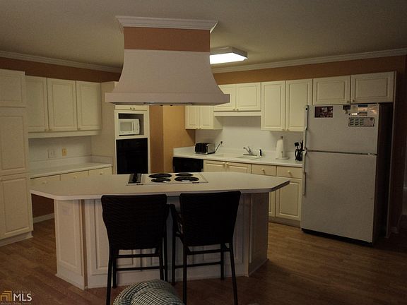 3rd image of 2908 Overwood Ln