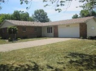 6292 Warren St, Saint Anne, IL 60964