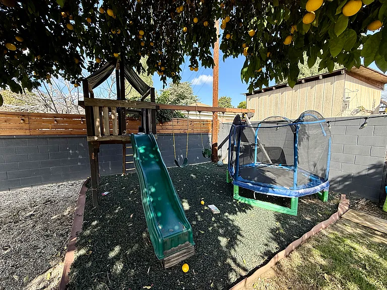 8641 Milton Ave — Photo 10