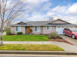 2749 SW Mistybrook Dr, Grants Pass, OR 97527